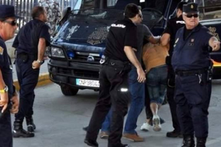 إيطاليا// القبض على 12 مهاجر مغربي لتورطهم في حادثة سان كارلو