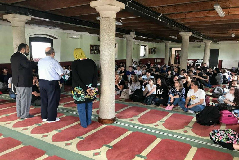 إيطاليا : عندما تصمت السياسة تتكلّم الإنسانية.. المركز الثّقافي ببريشيا يفتح أبوابه للطلبة