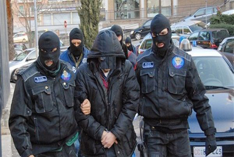 إيطاليا : ترحيل أربعة مغاربة بدعوى اشتباههم في التطرّف.. حقيقة أم حجج واهية؟