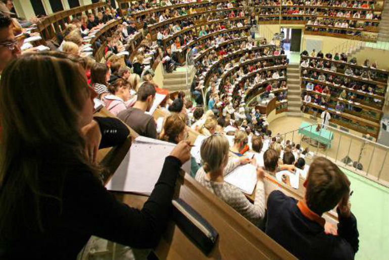 شرط واحد للحصول على مقعد بالجامعات الألمانية