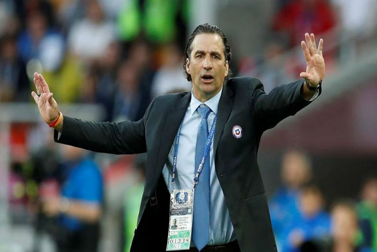 المدرب الأرجنتيني خوان أنطونيو يجدد العهد مع المنتخب السعودي