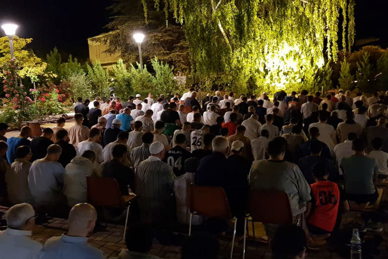 فرنسا : الجالية الإسلامية تحيي ليلة القدر بمساجد “ستراسبورغ”