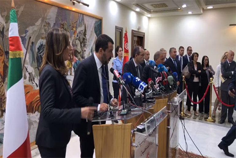 الحكومة الايطلية بعد لقاء سالفيني بنظيره التونسي.. تونس طلبت منا مزيد التعاون الإقتصادي مقابل عودة المهاجرين غير الشرعيين و ذوي السوابق العدلية