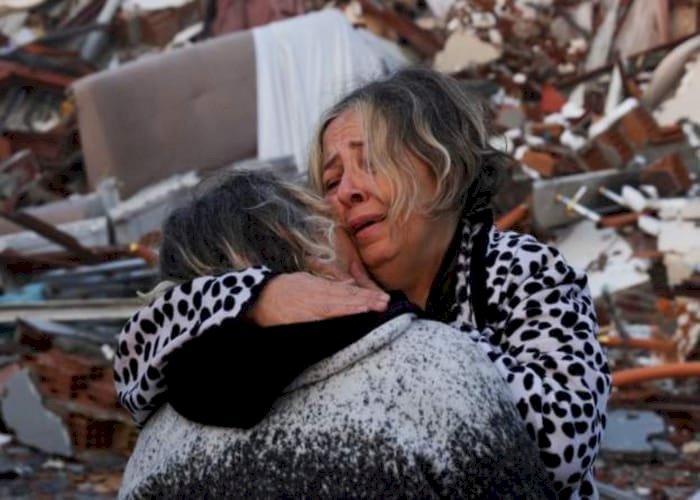 حصيلة الزلزال تتجاوز 26 ألف قتيل  وتركيا تبدأ وقف أعمال البحث والإنقاذ